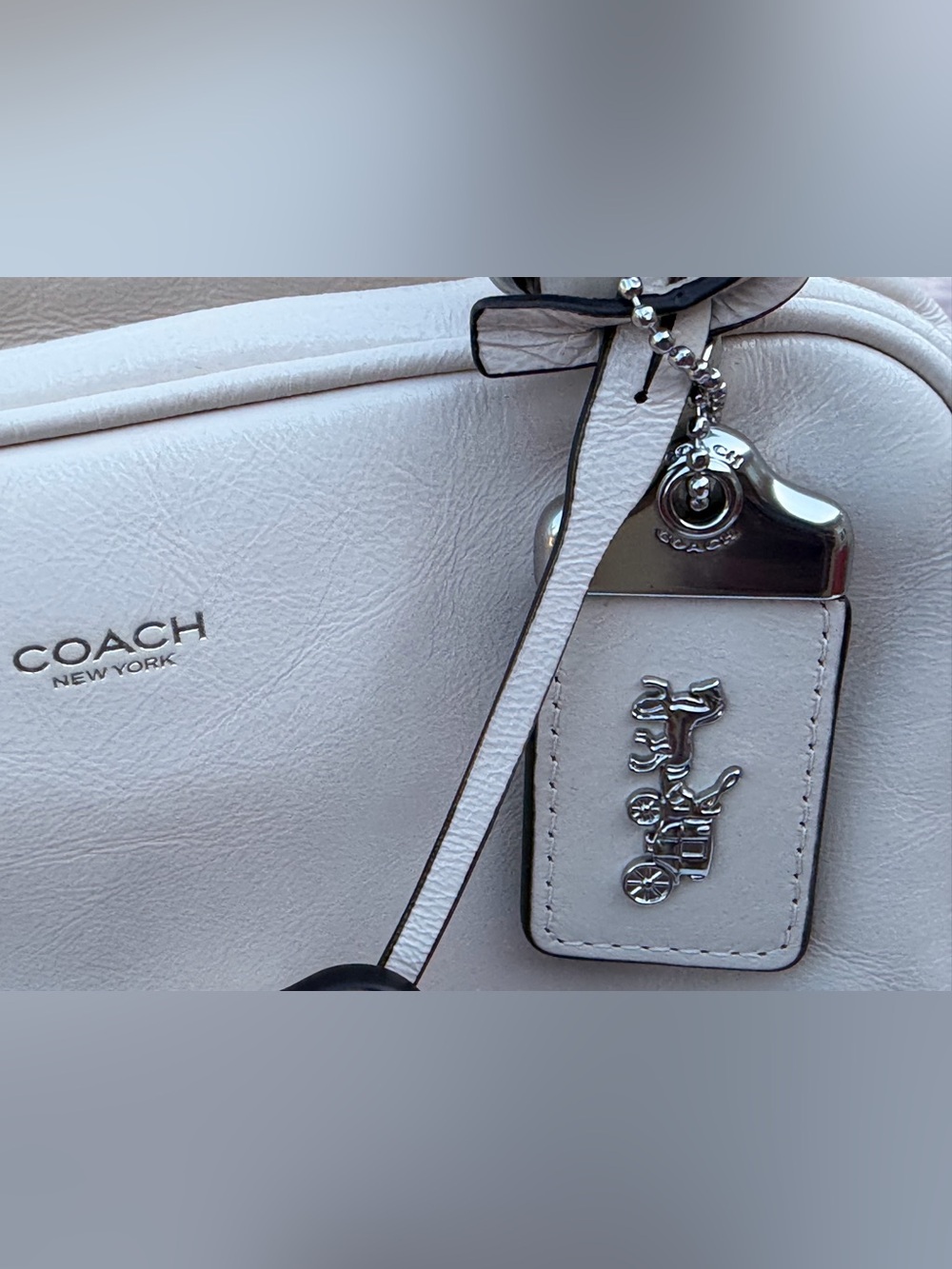 COACH Rogue Cube 20 glazed chalk. - Picture 4 of 10